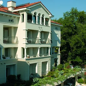 Hotel Vera, Laurana
